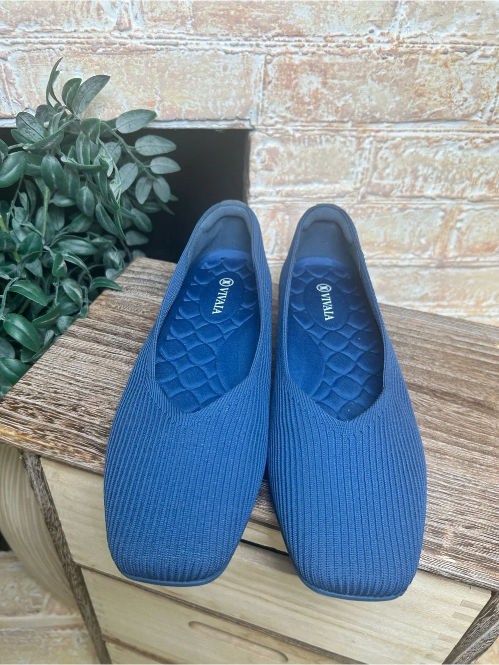 VIVAIA Margot Walker Blue Square Toe V-Cut Knit Flats Women’s 10.5 old money